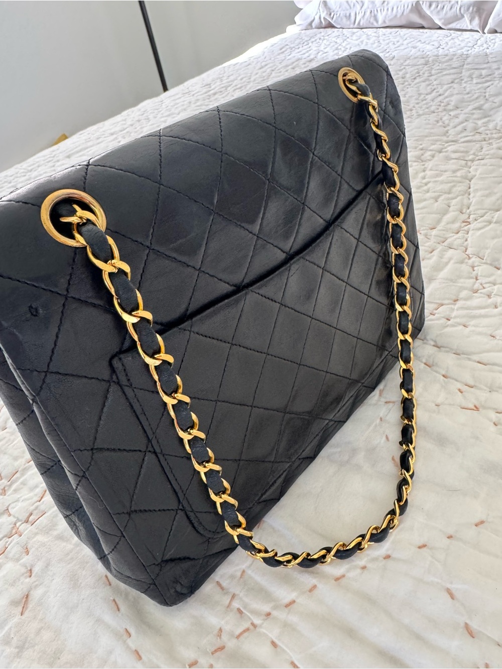 CHANEL Black Quilted Leather Shoulder Bag with Gold Hardware - Picture 3 of 15